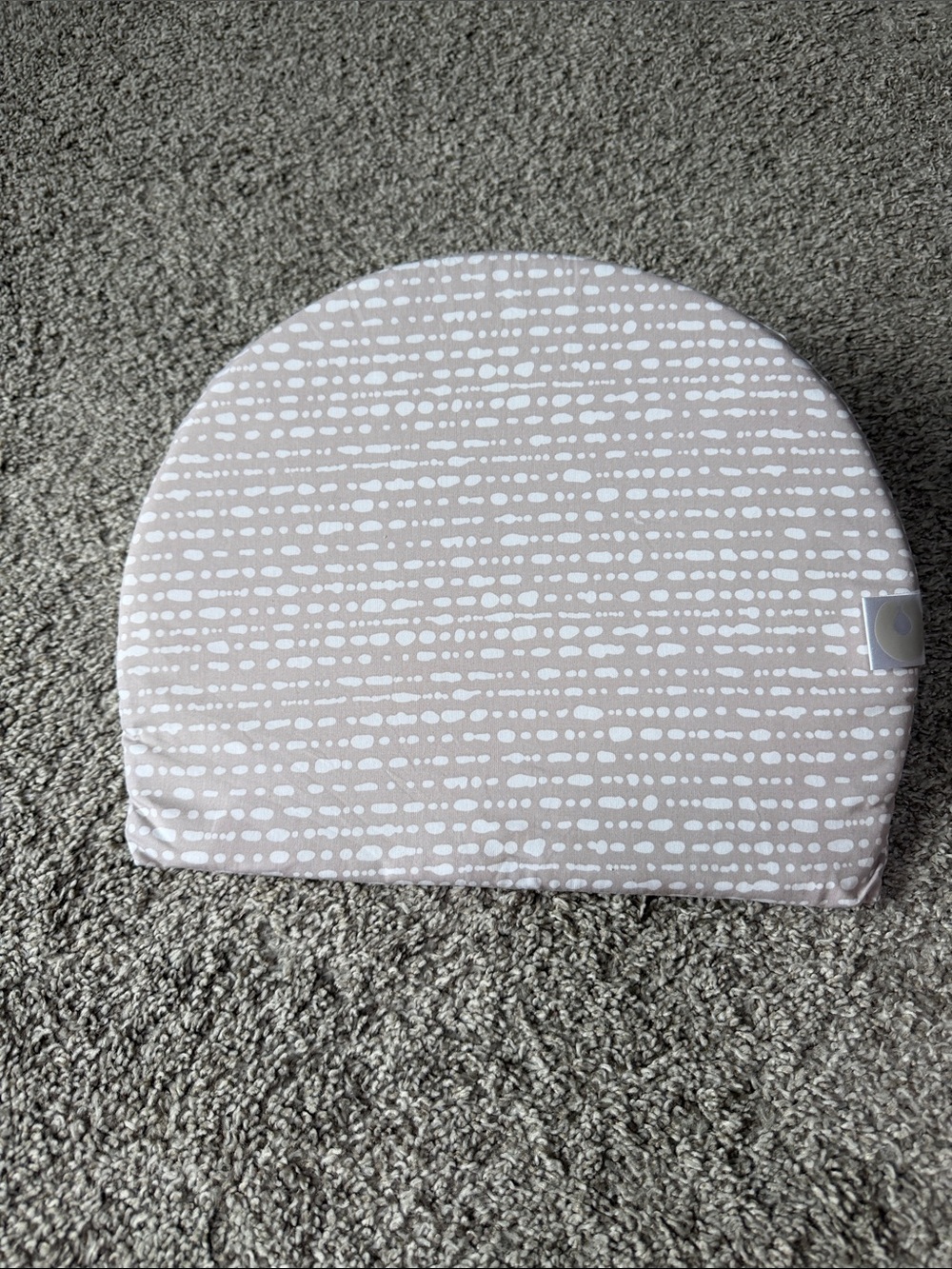☀️3/10 BUNDLE!!☀️ Boppy Wedge Pregnancy Support Pillow - Beige and White Pattern